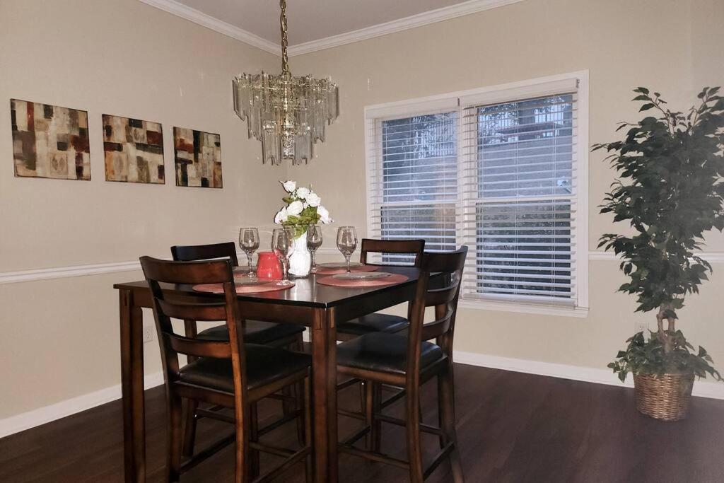 Vila 2,298Sqft-King Bed-Bbq-Gbps-W/D Snellville Exteriér fotografie